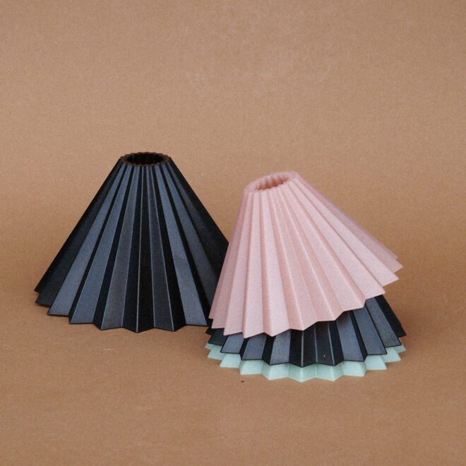 Origami Dripper aus Kunststoff in schwarz, mattrosa, mattgrün